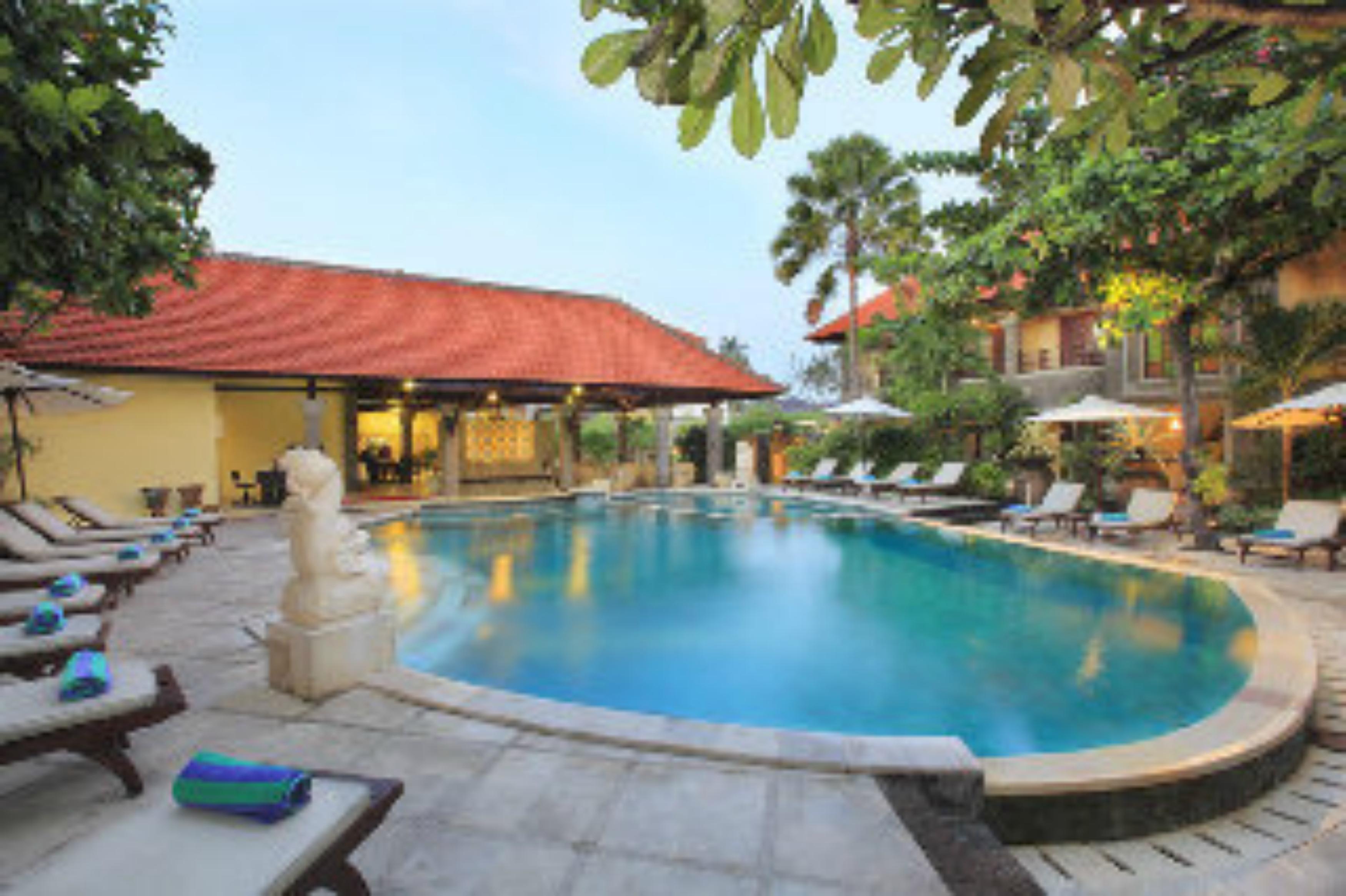 โรงแรมอาดิ จายา กูตา ภายนอก รูปภาพ